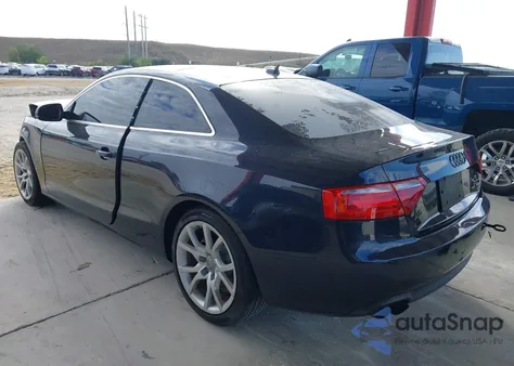 2012 Audi A5 2.0T Premium z USA, uszkodzony, nr VIN WAUCFAFR9CA034408